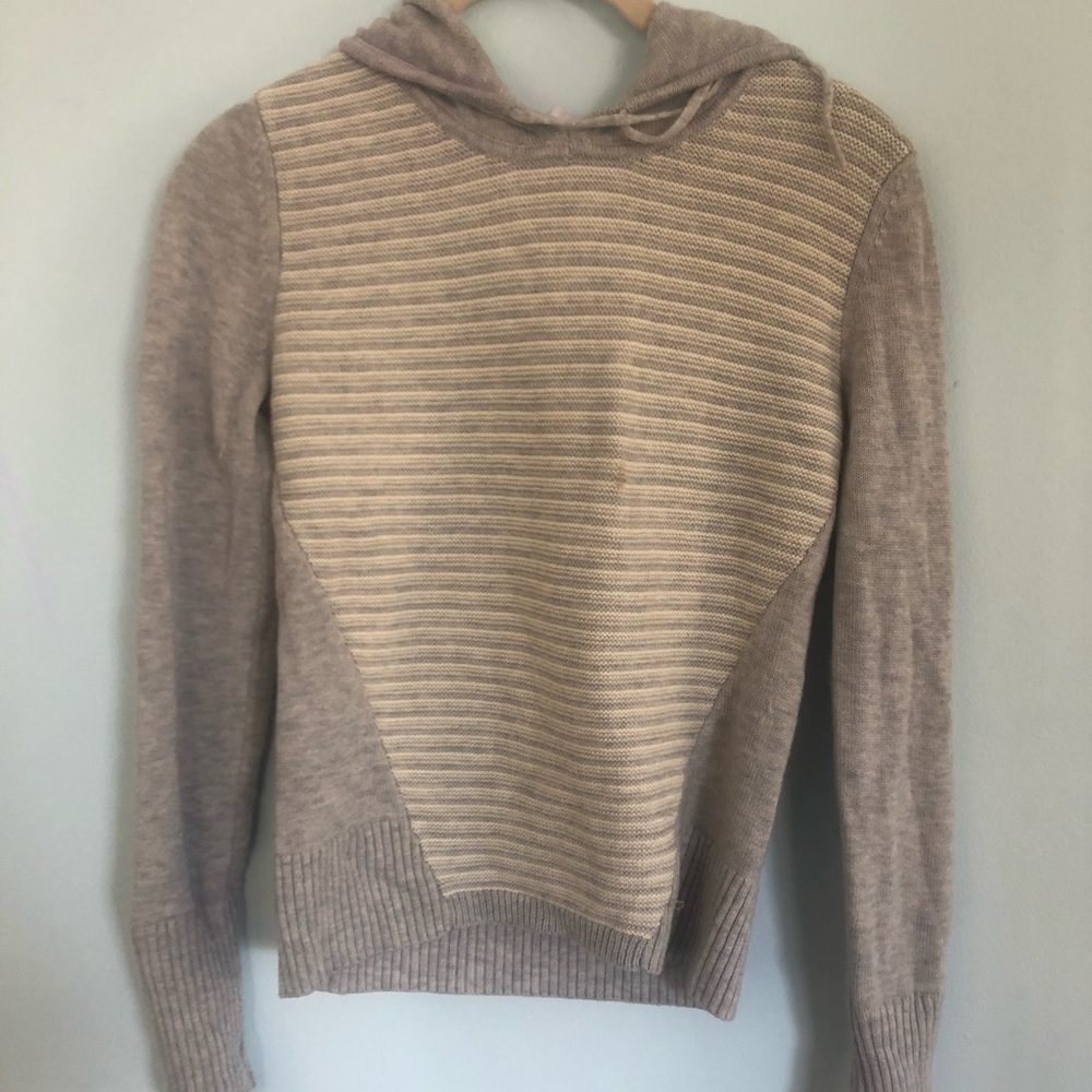 Light grey sweater